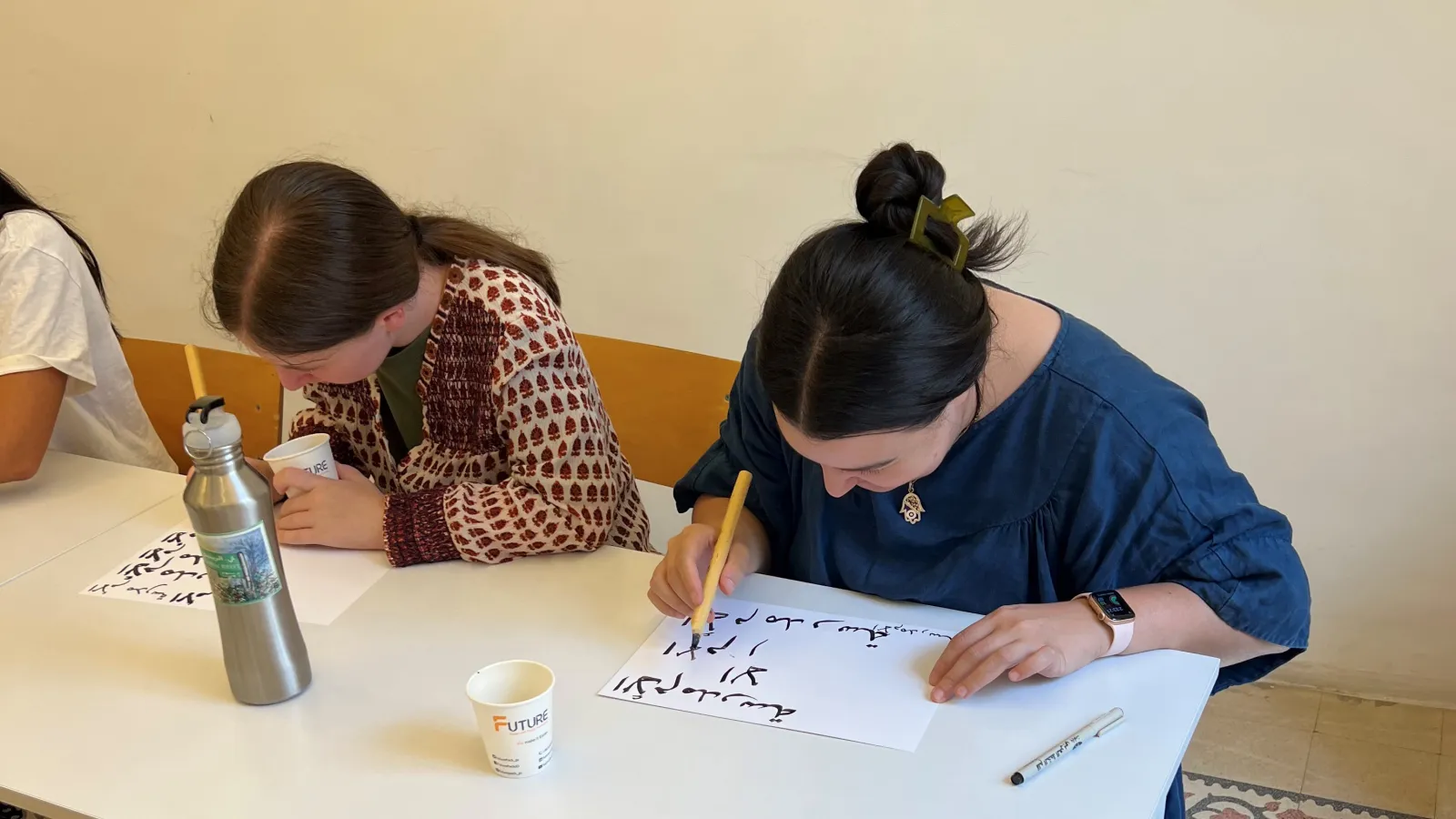At Sijal, Dareen completed a course on the history and practice of Islamic art and calligraphy.